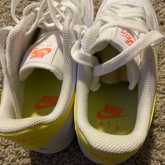 Women’s Nike AF-1 - Picture 2 of 6